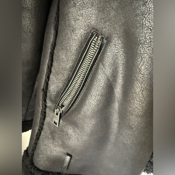 Levi’s faux shearling, black in black, size medium - Picture 9 of 11